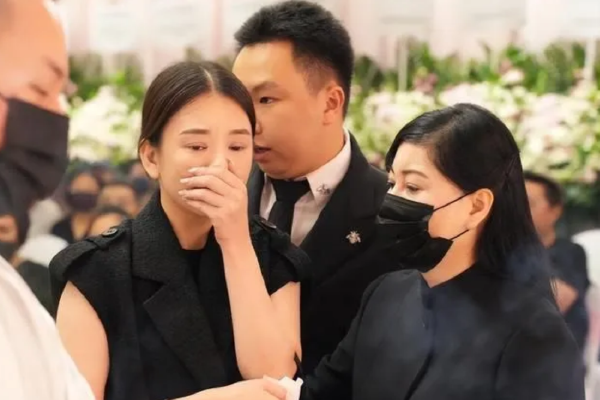 盖耶：姆巴佩会和我一起看埃弗顿的每场英超，梅西则不会
