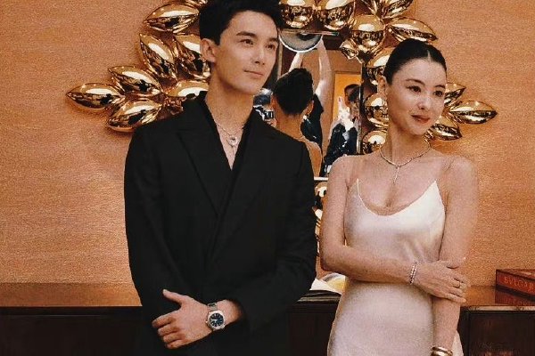 当霍伊伦、加纳乔和拉什福德一起登场时，曼联在英超没输过