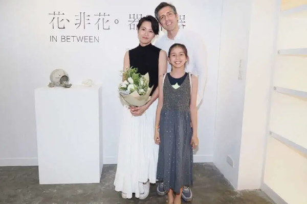 小萨碾翻浓眉得分！Skip火上浇油：他就是在暴揍浓眉